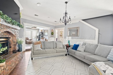 The heart of Hunsley Hills! This spacious 4-bedroom, 4-bath home - photo 6