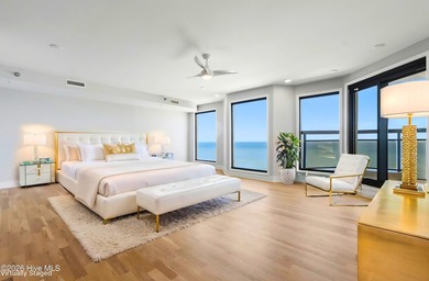Spanning nearly 9,000 square feet across the 14th and 15th - photo 21
