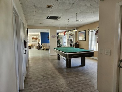 Beautiful, clean, bright corner townhome unit. Move in ready! - photo 24