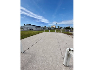 Welcome to this beautifully maintained 1,104 square foot - photo 27