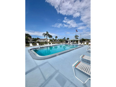 Welcome to this beautifully maintained 1,104 square foot - photo 28