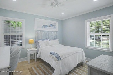 Private Resort-Style Retreat on just under an acre | Pool | - photo 32