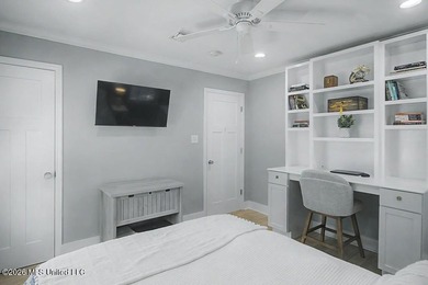 Private Resort-Style Retreat on just under an acre | Pool | - photo 33