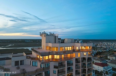 Spanning nearly 9,000 square feet across the 14th and 15th - photo 40