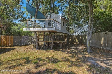 Private Resort-Style Retreat on just under an acre | Pool | - photo 59