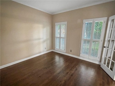 Welcome to this beautifully updated 6-bedroom, 4-bathroom home - photo 13