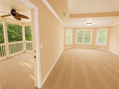 Welcome to this beautifully updated 6-bedroom, 4-bathroom home - photo 19