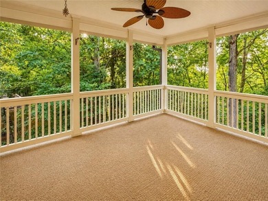 Welcome to this beautifully updated 6-bedroom, 4-bathroom home - photo 20