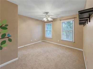 Welcome to this beautifully updated 6-bedroom, 4-bathroom home - photo 25
