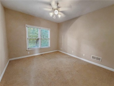 Welcome to this beautifully updated 6-bedroom, 4-bathroom home - photo 29