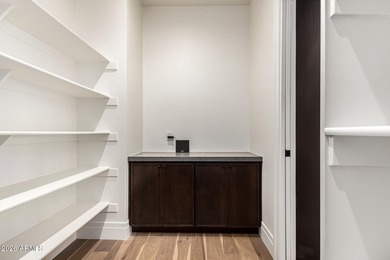 Exceptional craftsmanship and contemporary desert elegance come - photo 30