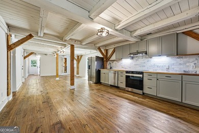 Looking for space for a large family or the perfect in-town - photo 9