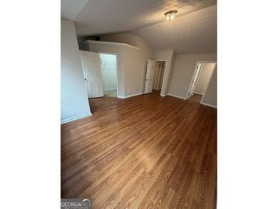 Discover this beautifully maintained 3-bedroom, 2.5-bath home - photo 11