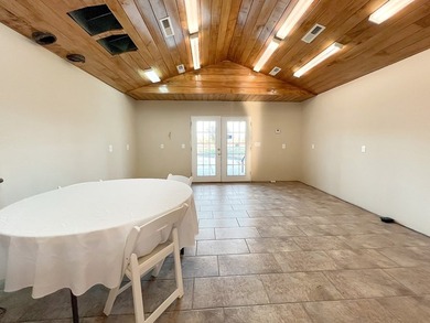 Immaculate Previous Commercial Venue! Pristine Paradise nestled - photo 19