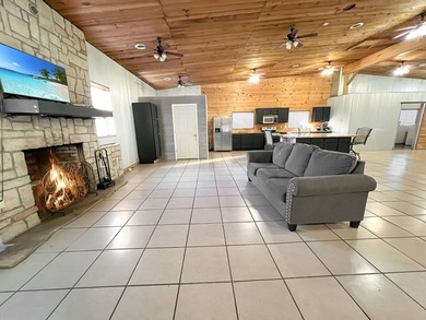 Immaculate Previous Commercial Venue! Pristine Paradise nestled - photo 25