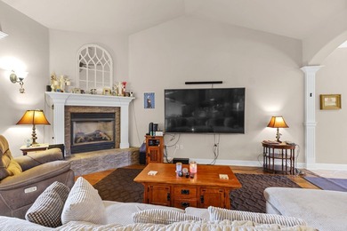 Beautifully maintained home offering the perfect blend of - photo 5