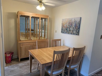 New to market! Second-floor garden apartment offering five - photo 6