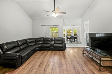 Wonderful starter home or great home for downsizing that is - photo 2