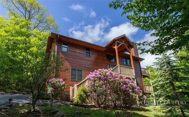 Just listed! Worth the wait! This beautifully maintained Sugar - photo 2