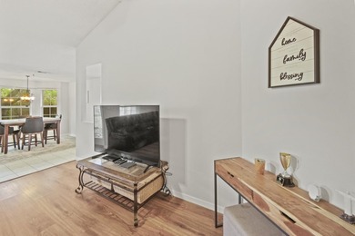 Wonderful starter home or great home for downsizing that is - photo 3