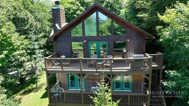 Just listed! Worth the wait! This beautifully maintained Sugar - photo 3