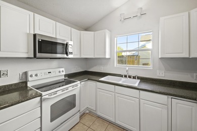 Wonderful starter home or great home for downsizing that is - photo 7