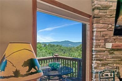 Just listed! Worth the wait! This beautifully maintained Sugar - photo 8