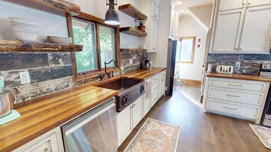 Looking for a sizable historic home that comes fully furnished? - photo 4