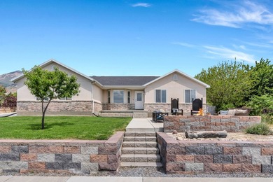 This charming rambler sits in the quiet, established Valley View - photo 1