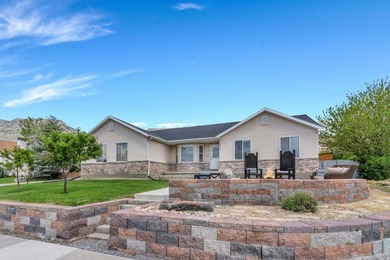 This charming rambler sits in the quiet, established Valley View - photo 2