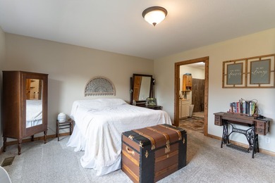 Custom-built 5BR, 3BA home on 3.8 acres near Thomas Hill Lake - photo 14