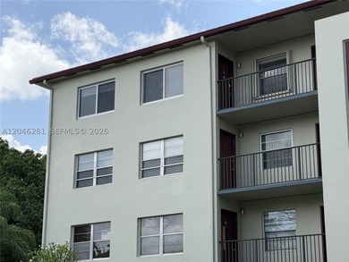Beautifully renovated 2- bedroom, 2 bath, corner unit featuring - photo 16