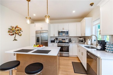 Wow! Fantastic location and setting. In a quiet neighborhood - photo 16