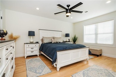 Wow! Fantastic location and setting. In a quiet neighborhood - photo 29