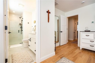 Wow! Fantastic location and setting. In a quiet neighborhood - photo 31