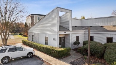 Great professional (end unit) office condo with 2 separate