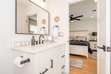 Wow! Fantastic location and setting. In a quiet neighborhood - photo 33
