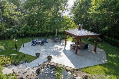 Welcome to this gracious 4 bedroom, 4.5 bath, Center Hall brick - photo 5