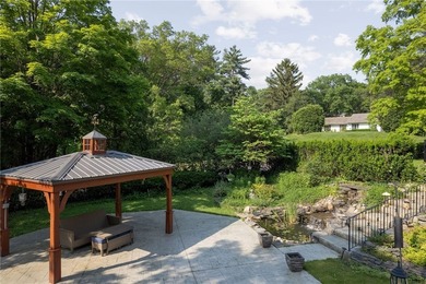 Welcome to this gracious 4 bedroom, 4.5 bath, Center Hall brick - photo 6