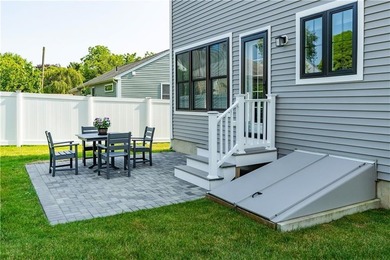 Wow! Fantastic location and setting. In a quiet neighborhood - photo 43