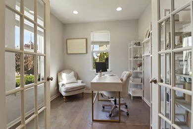 Welcome home to the Fordham 2 model in the highly sought-after - photo 4
