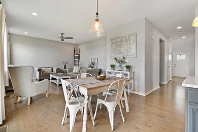 Welcome home to the Fordham 2 model in the highly sought-after - photo 8
