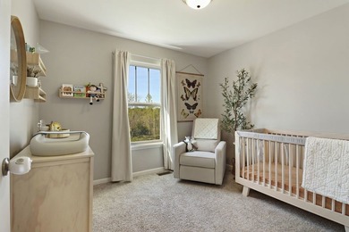 Welcome home to the Fordham 2 model in the highly sought-after - photo 10