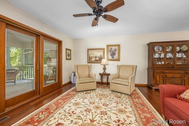Welcome home to this beautifully maintained stand-alone - photo 12
