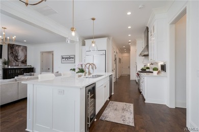 Modern luxury meets waterfront living in The Lakes. Offering - photo 18