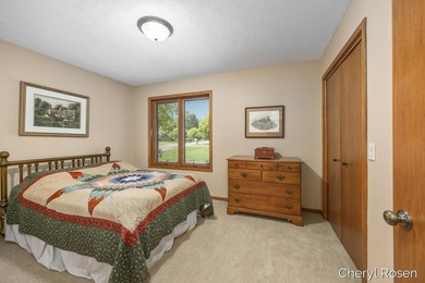 Welcome home to this beautifully maintained stand-alone - photo 19
