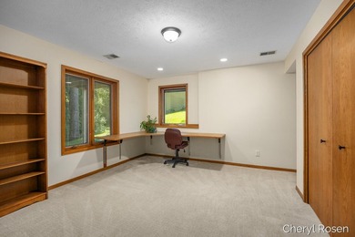 Welcome home to this beautifully maintained stand-alone - photo 27