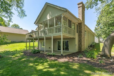 Welcome home to this beautifully maintained stand-alone - photo 30