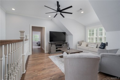 Modern luxury meets waterfront living in The Lakes. Offering - photo 31