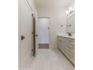 Exceptional new construction offering a refined blend of luxury - photo 46